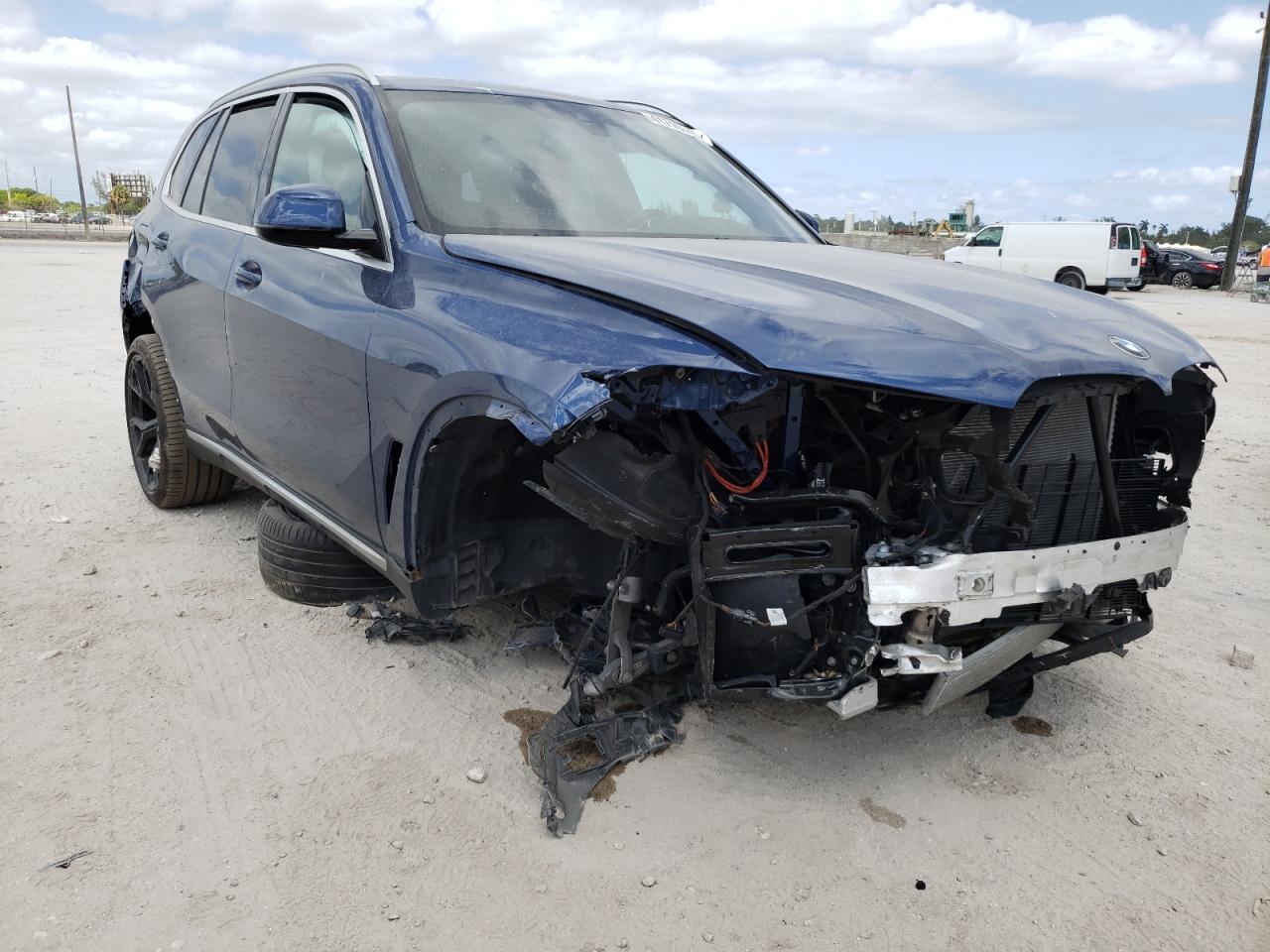 Photo 1 from auction – 2020 BMW X5 SDRIVE with VIN 5UXCR4C07L9D38387