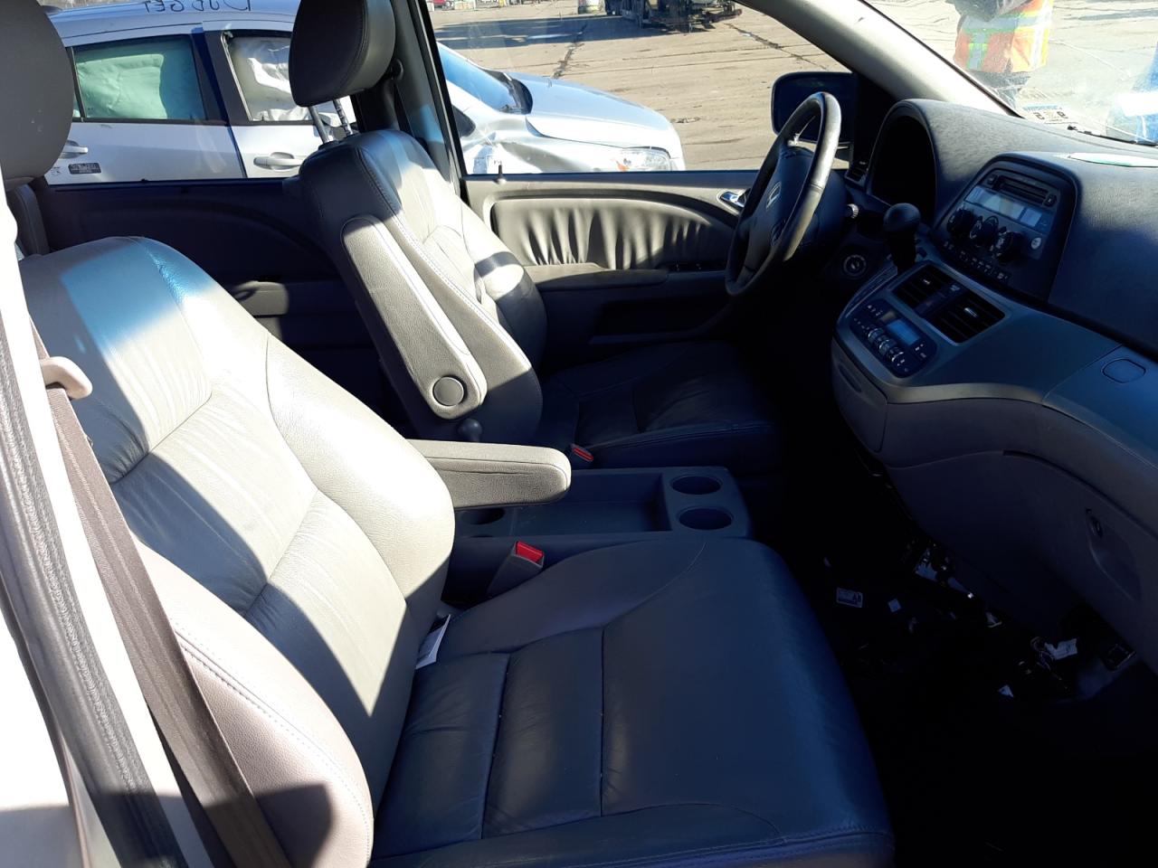Photo 5 from auction – 2008 HONDA ODYSSEY EX with VIN 5FNRL387X8B416992
