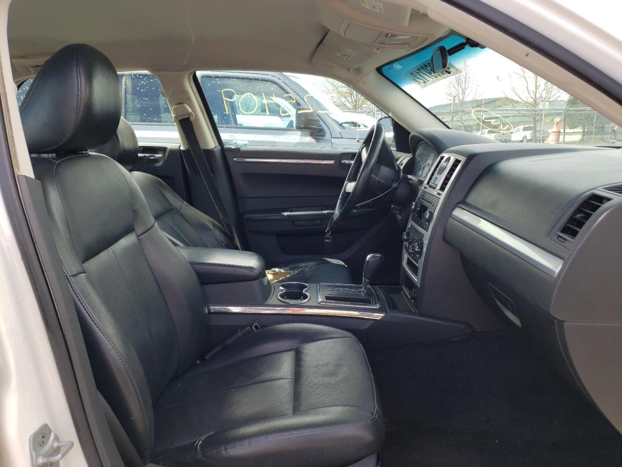 Photo 5 from auction – 2010 CHRYSLER 300 TOURIN with VIN 2C3CA5CV4AH225229