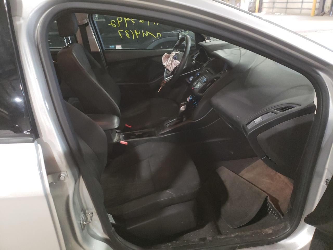 Photo 5 from auction – 2016 FORD FOCUS SE with VIN 1FADP3F20GL280573