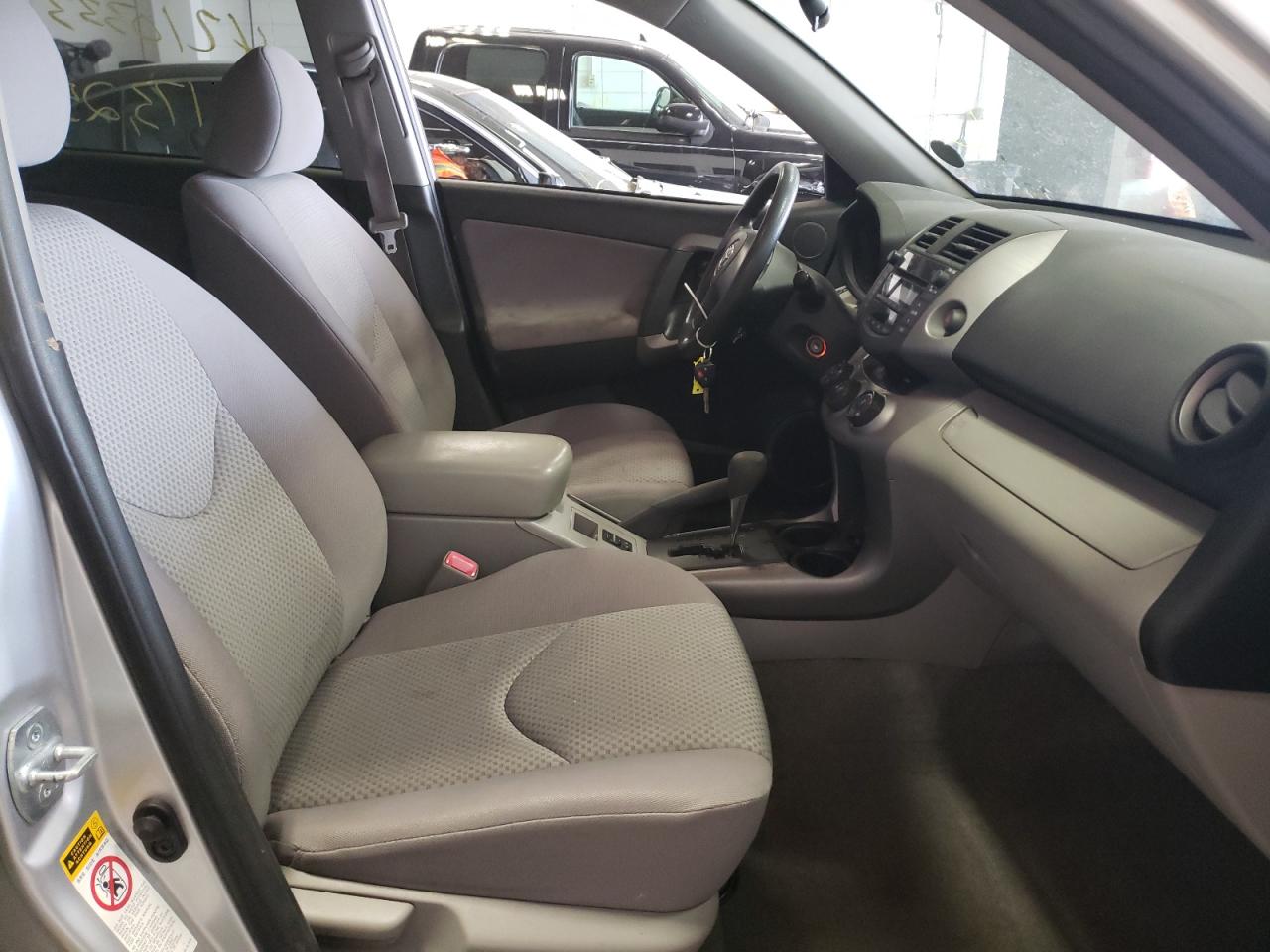 Photo 5 from auction – 2008 TOYOTA RAV4 with VIN JTMBD33V786082310
