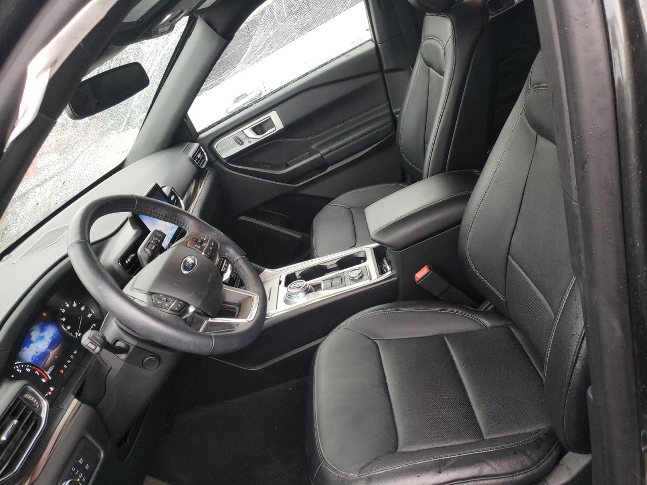 Photo 5 from auction – 2020 FORD EXPLORER L with VIN 1FMSK8FH4LGA45917