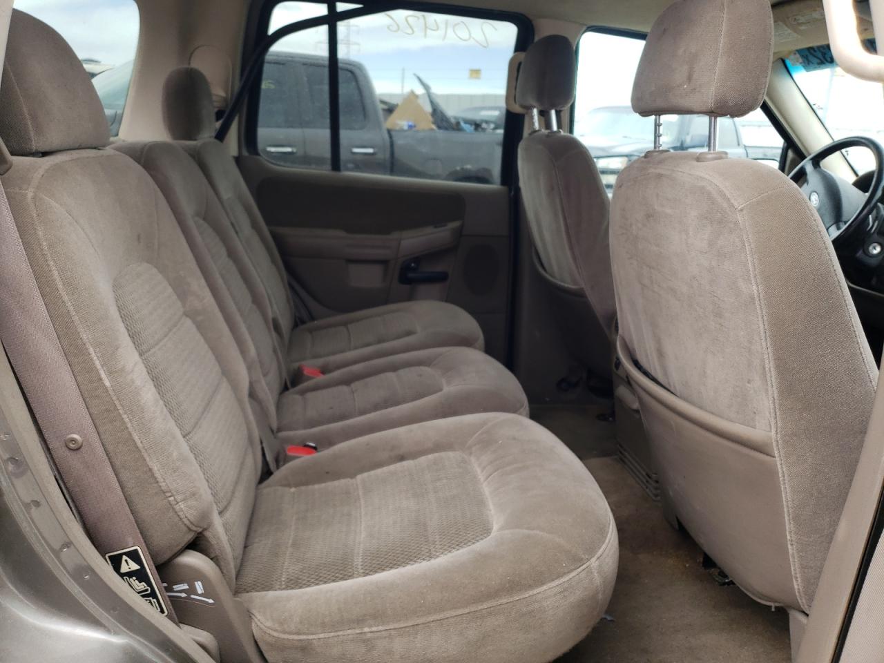 Photo 6 from auction – 2002 FORD EXPLORER X with VIN 1FMZU73K22ZC69015