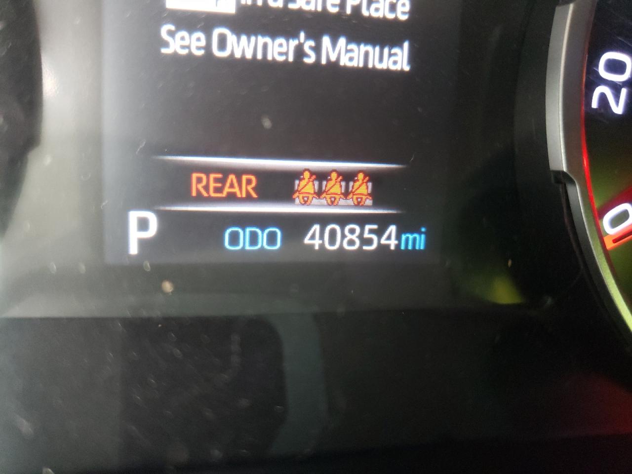 Photo 8 from auction – 2019 TOYOTA RAV4 LE with VIN JTMH1RFV7KD010883