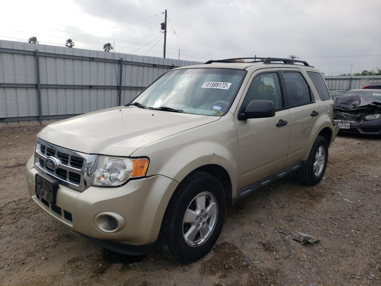 Photo 2 from auction – 2010 FORD ESCAPE XLS with VIN 1FMCU0C72AKD32498