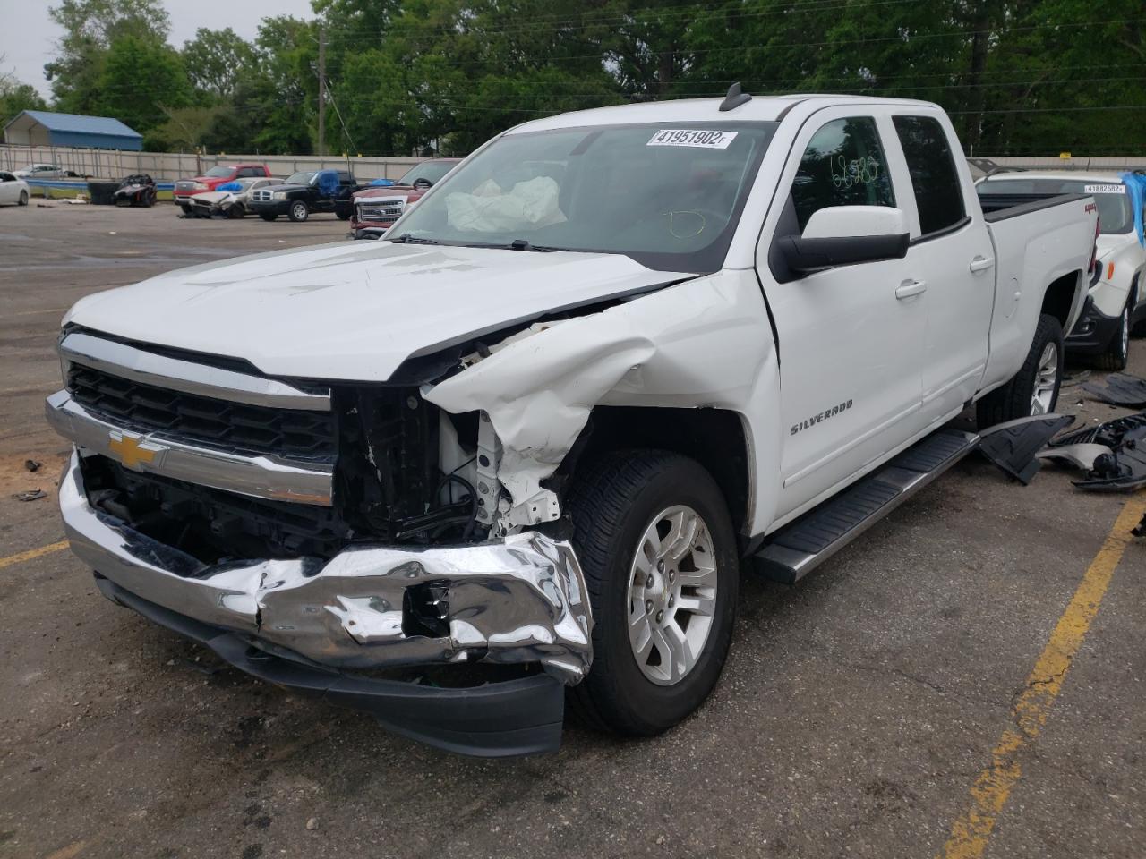 Photo 2 from auction – 2017 CHEVROLET SILVERADO with VIN 1GCVKREC8HZ344626