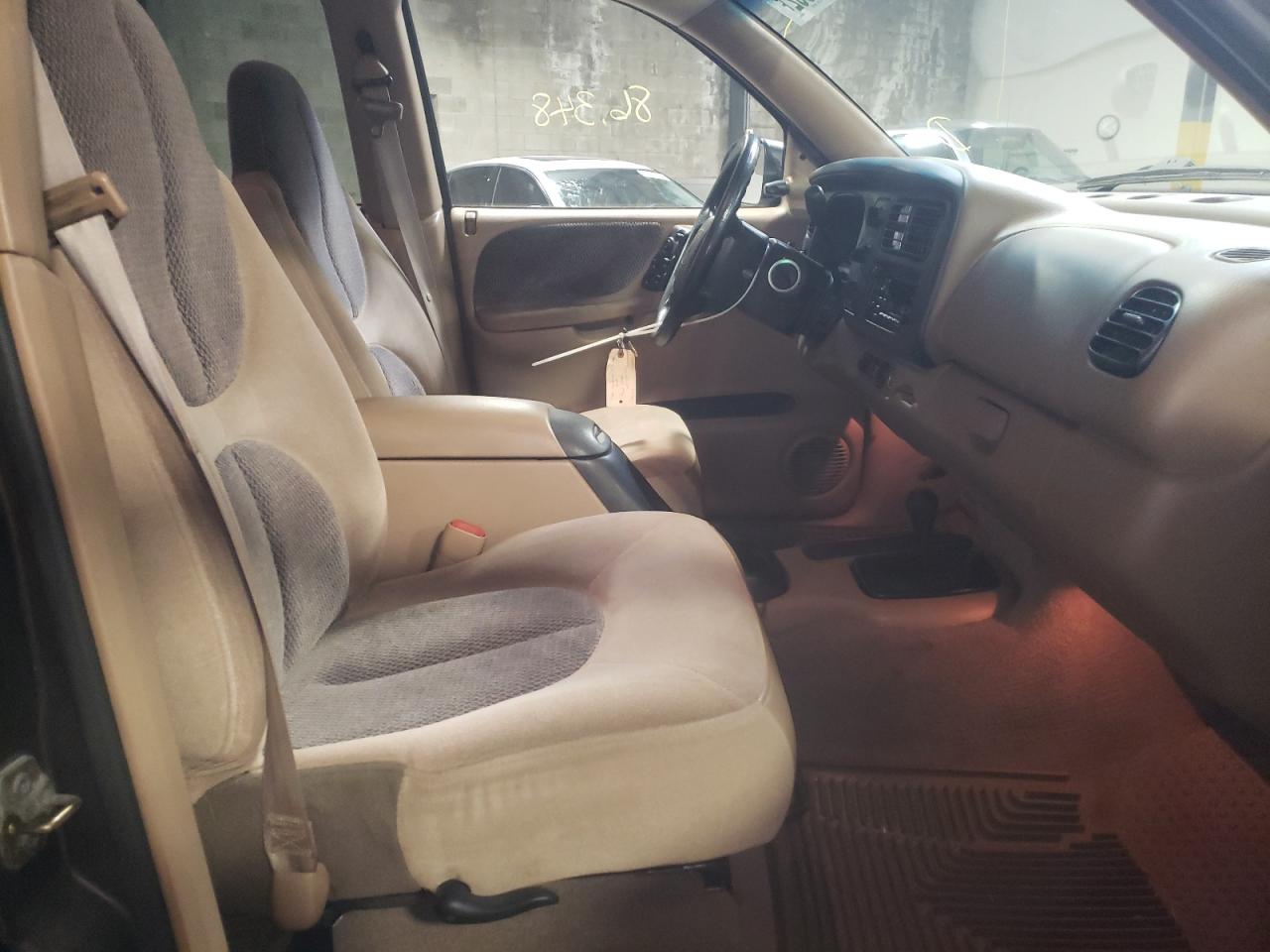 Photo 5 from auction – 1998 DODGE DURANGO with VIN 1B4HS28Y4WF186664