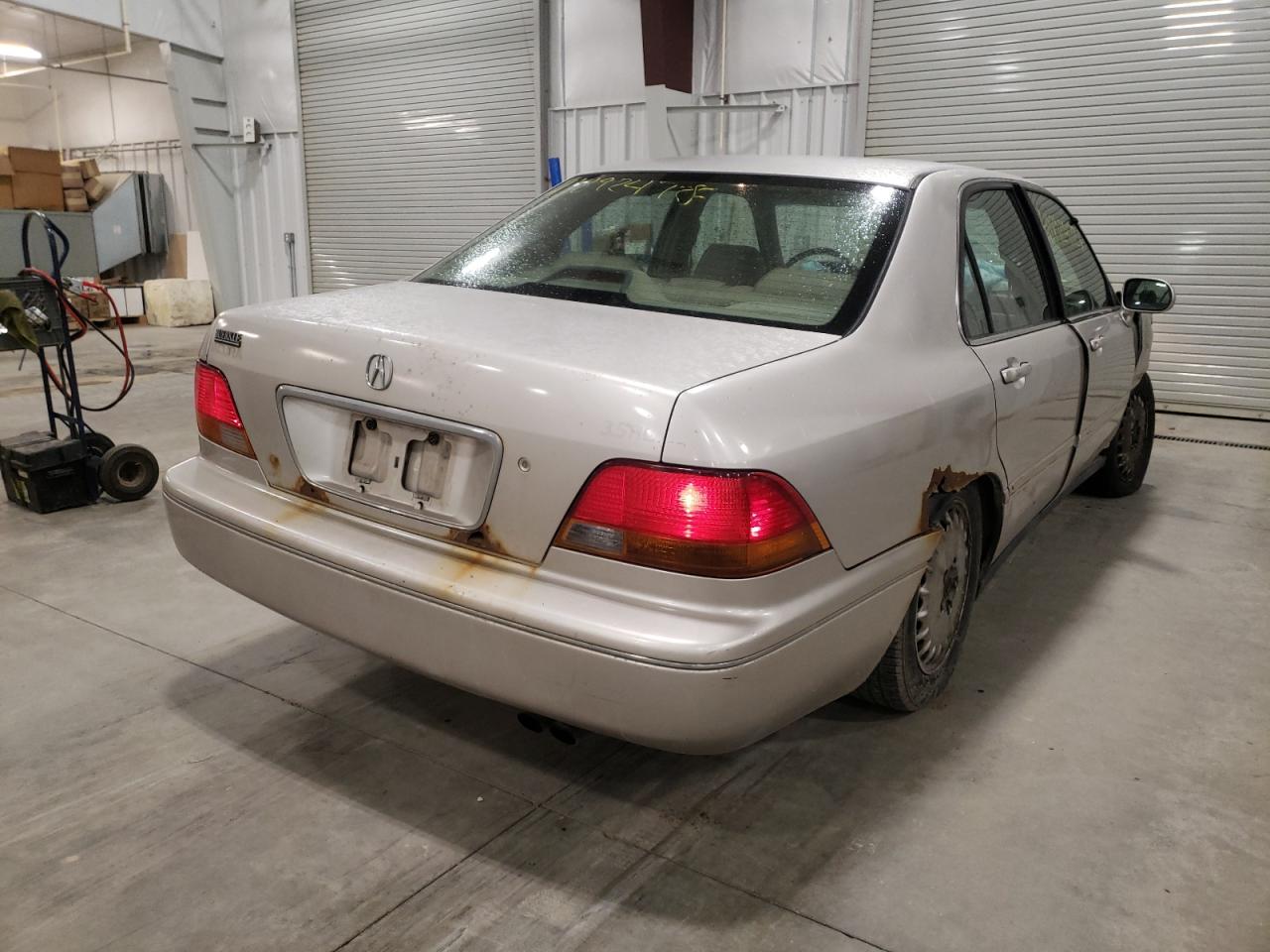 Photo 4 from auction – 1997 ACURA RL with VIN JH4KA9657VC013345