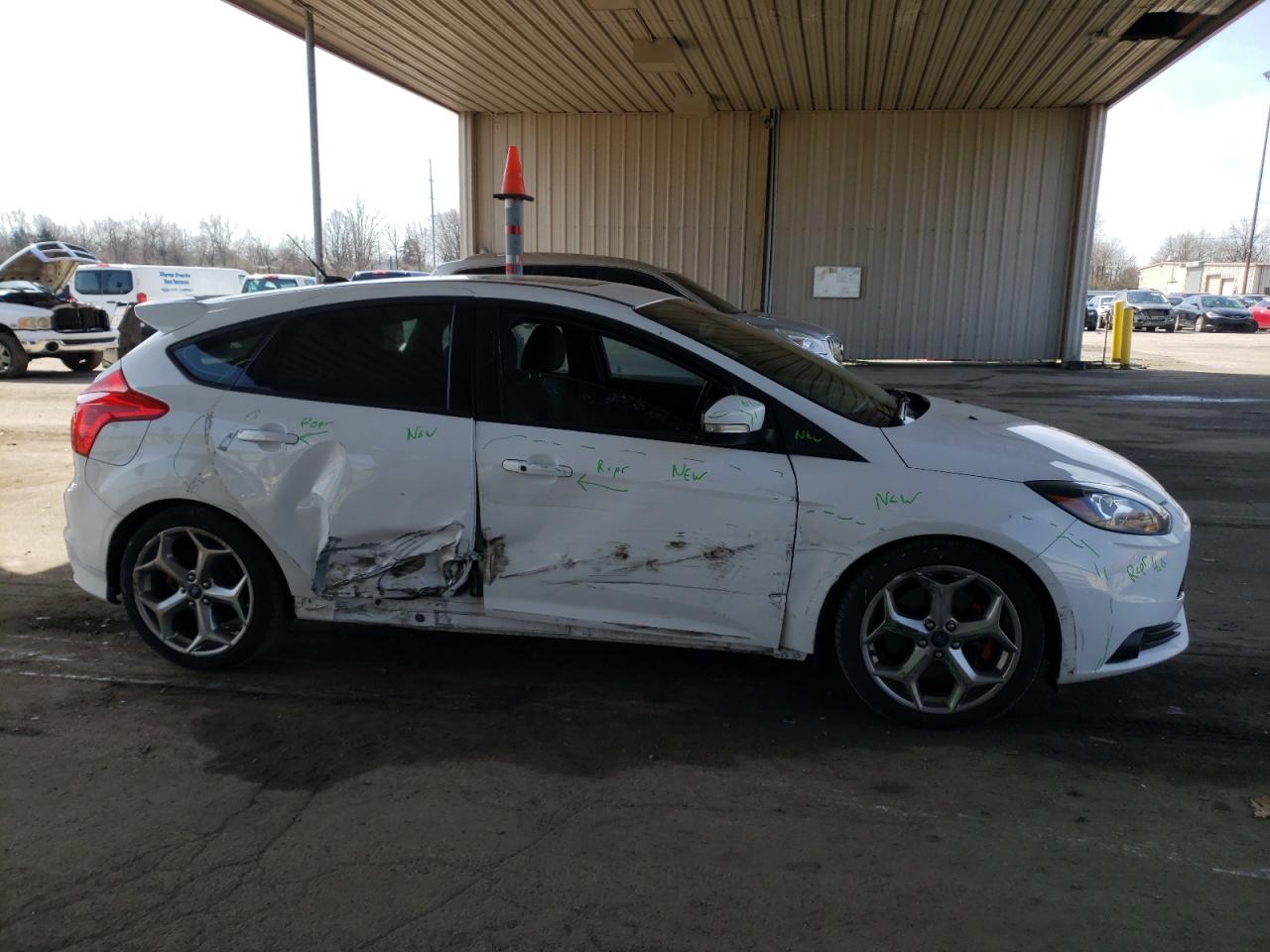 Photo 9 from auction – 2014 FORD FOCUS ST with VIN 1FADP3L93EL439004