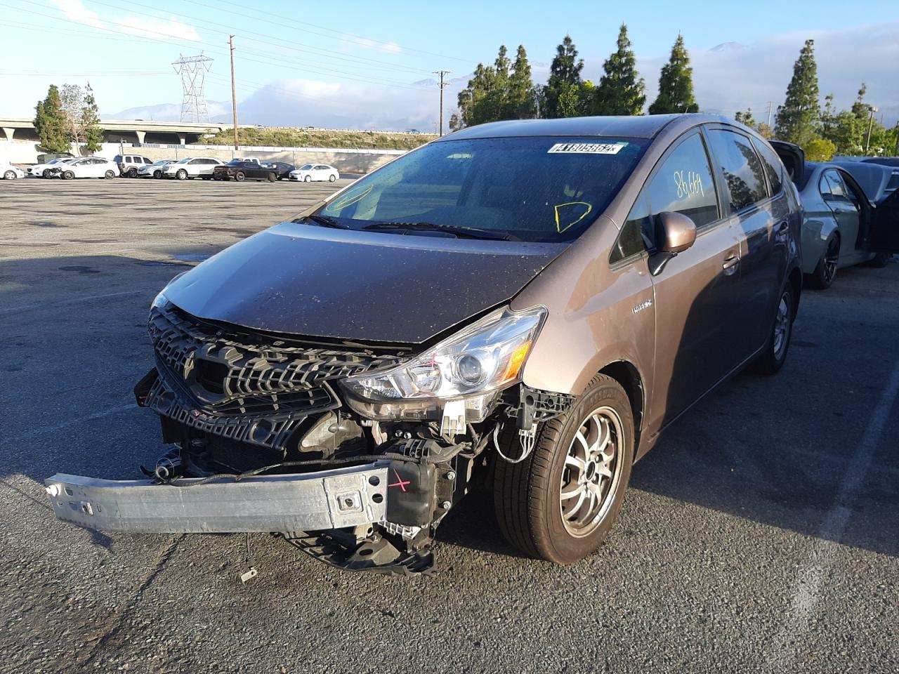 Photo 2 from auction – 2015 TOYOTA PRIUS V with VIN JTDZN3EU2FJ033462