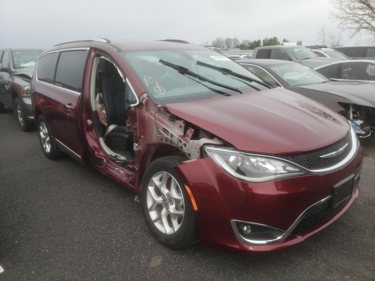 CHRYSLER PACIFICA T 2018 with VIN 2C4RC1EG7JR352607 - Photo from auction