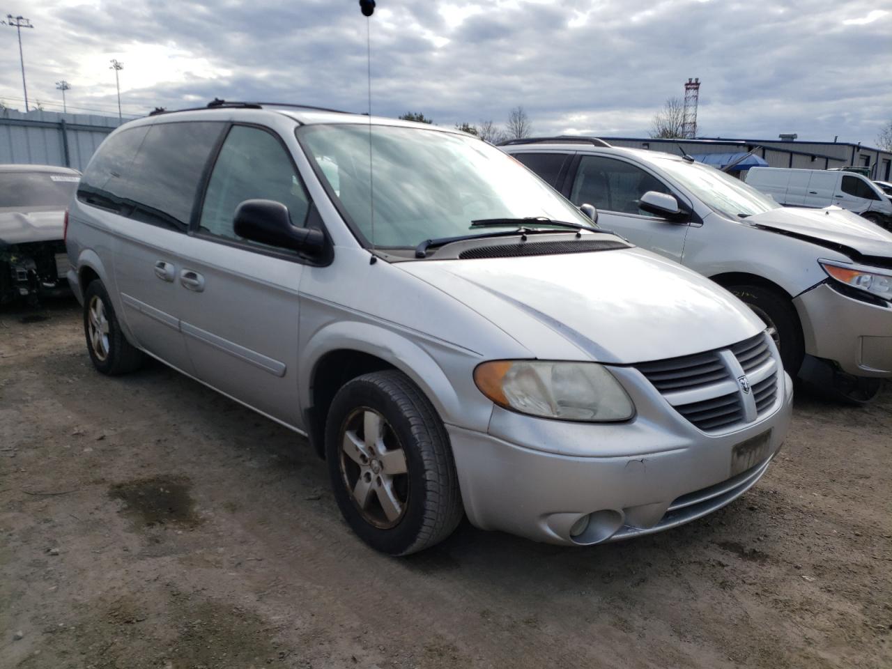 Photo 1 from auction – 2005 DODGE GRAND CARA with VIN 2D4GP44L45R235118