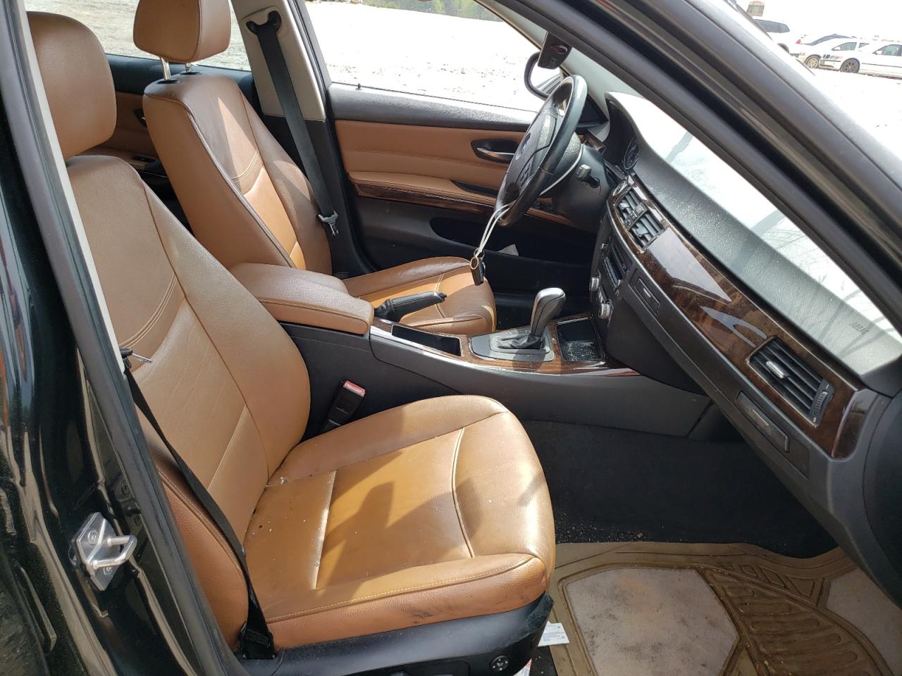 Photo 5 from auction – 2011 BMW 328 I with VIN WBAPH7C55BE130690
