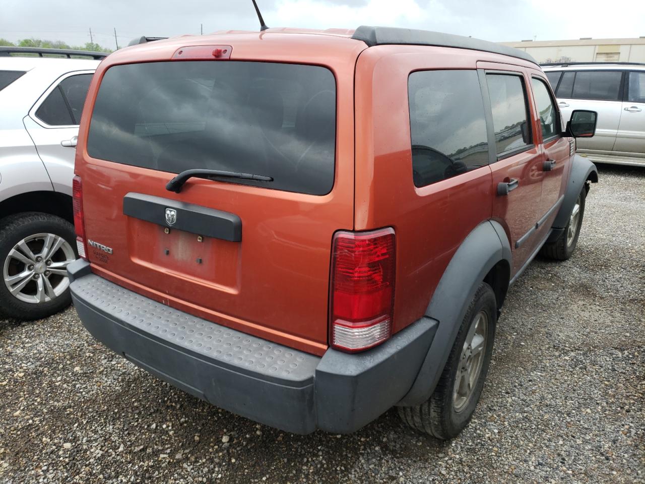 Photo 4 from auction – 2007 DODGE NITRO SXT with VIN 1D8GT28K17W689935