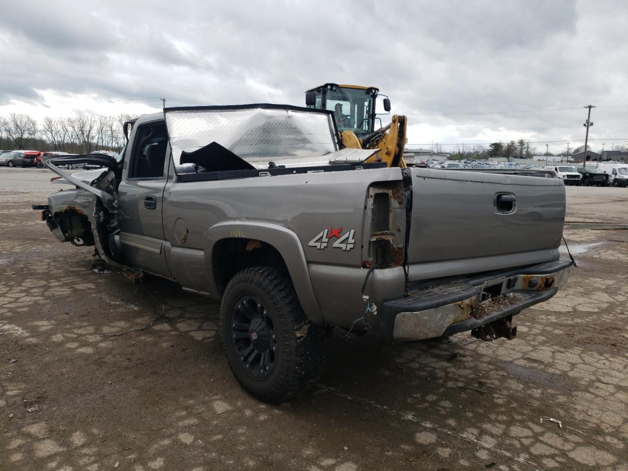 Фото 3 с аукциона – 2006 CHEVROLET SILVERADO с VIN 1GCHK23D76F209409