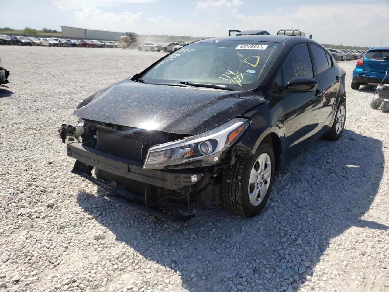 Photo 2 from auction – 2017 KIA FORTE LX with VIN 3KPFK4A76HE114305