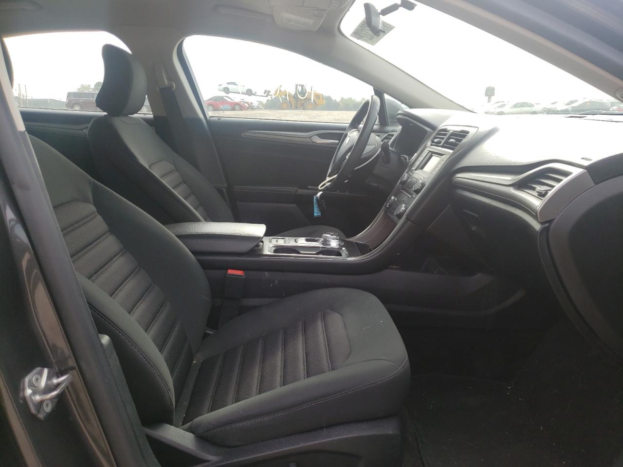 Photo 5 from auction – 2017 FORD FUSION SE with VIN 3FA6P0H79HR410806