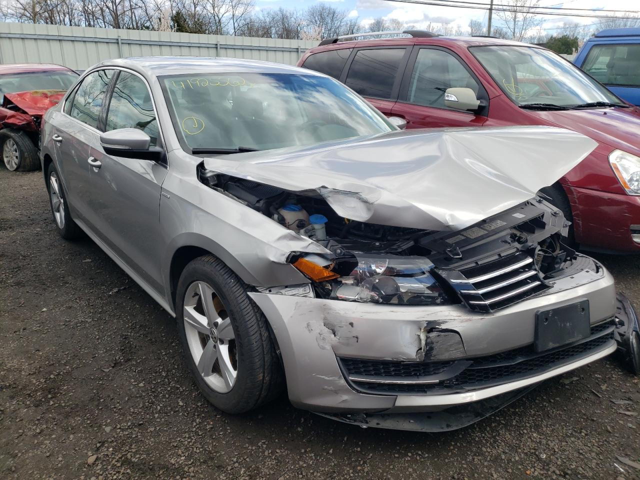 VOLKSWAGEN PASSAT S 2014 with VIN 1VWAT7A35EC037433 - Photo from auction