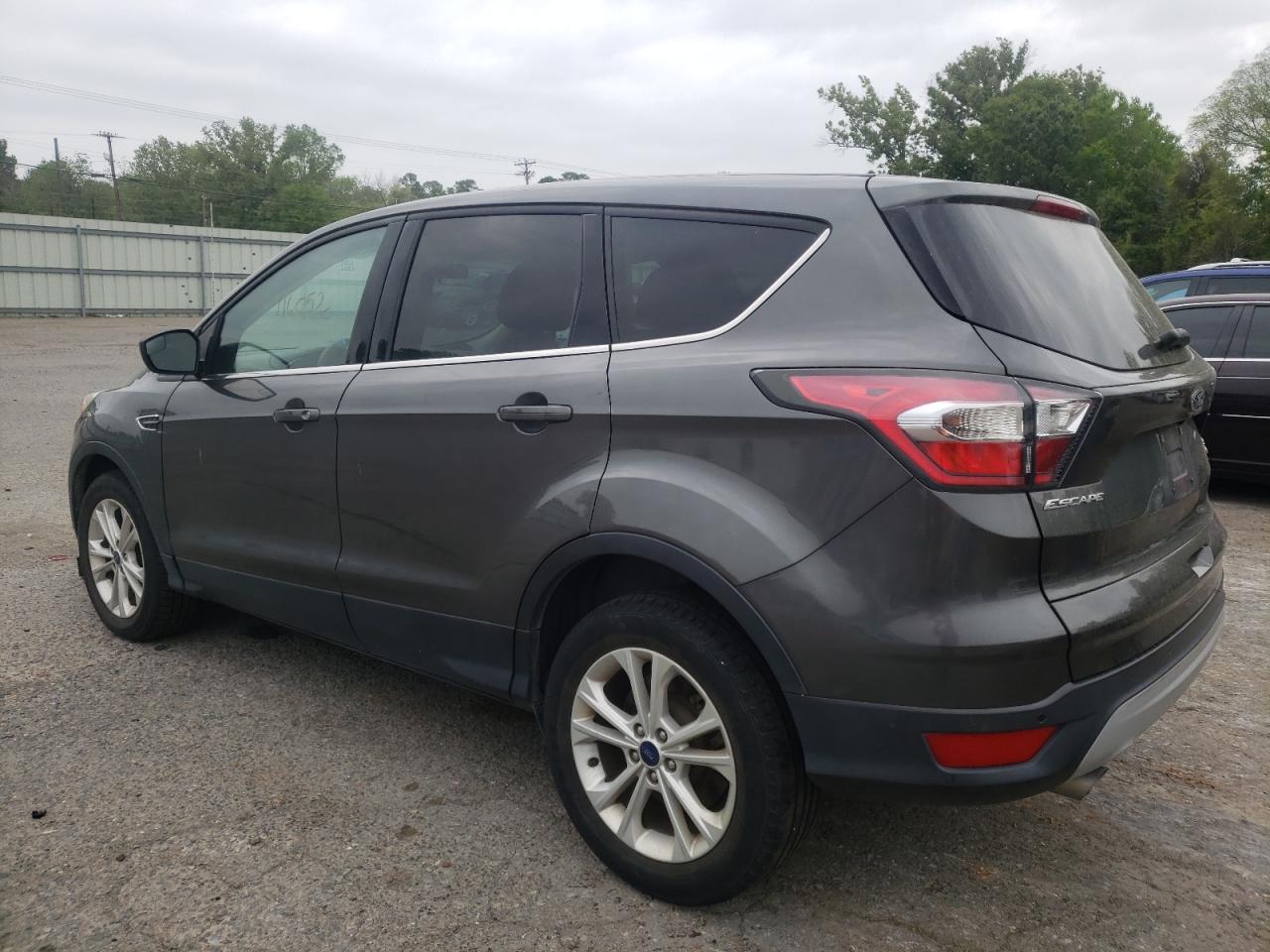 Photo 3 from auction – 2017 FORD ESCAPE SE with VIN 1FMCU0GDXHUA25420