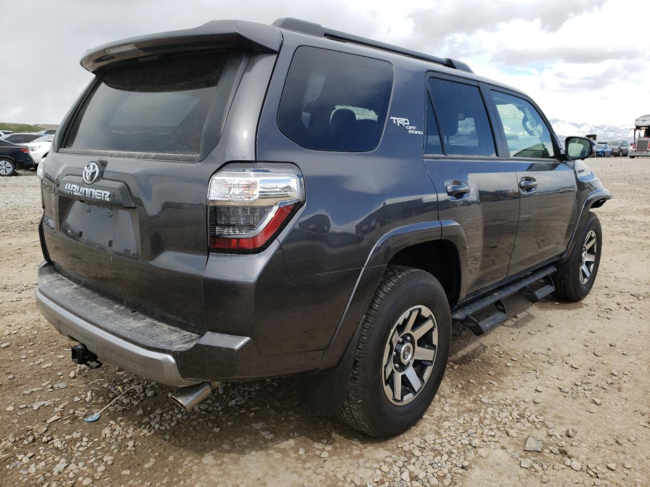 Photo 4 from auction – 2020 TOYOTA 4RUNNER SR with VIN JTEBU5JR3L5789934