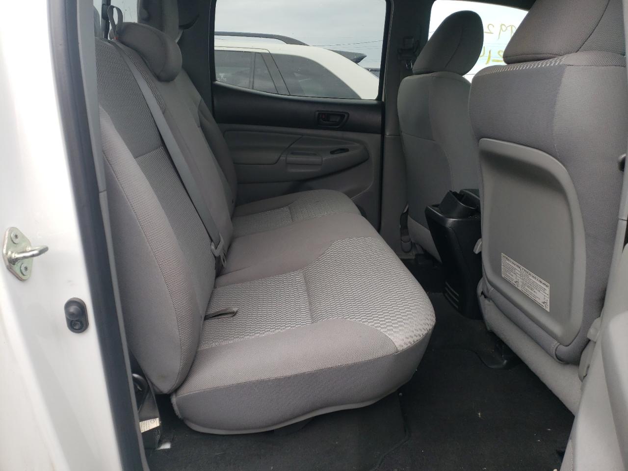 Photo 6 from auction – 2015 TOYOTA TACOMA DOU with VIN 3TMLU4EN7FM194304