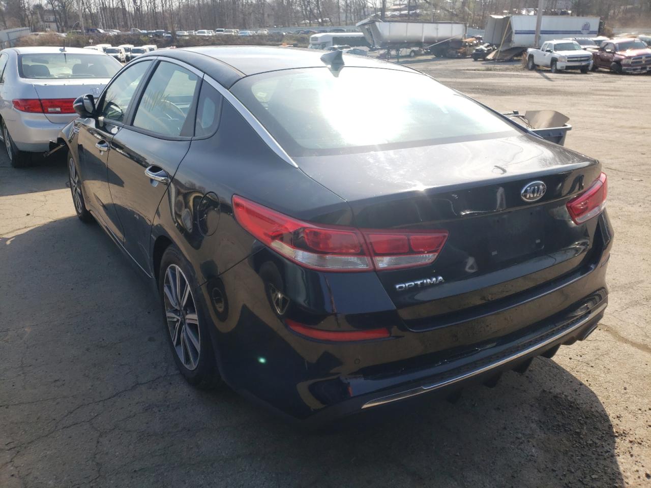 Photo 3 from auction – 2019 KIA OPTIMA LX with VIN 5XXGT4L32KG352002