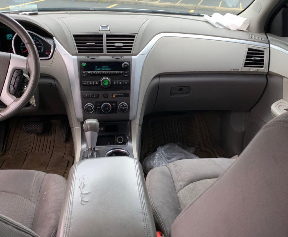 Photo 9 from auction – 2011 CHEVROLET TRAVERSE L with VIN 1GNKVGED2BJ130980