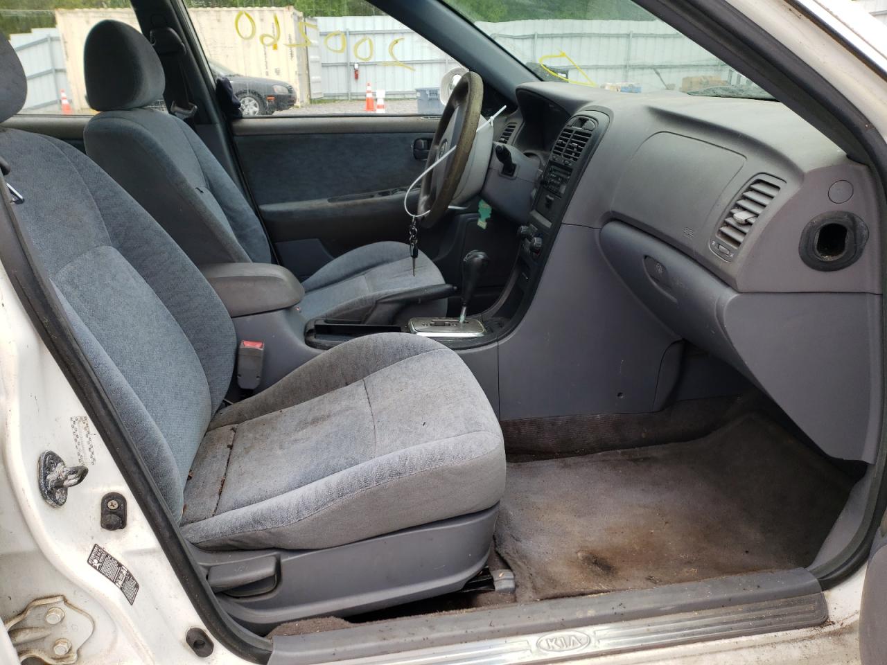 Photo 5 from auction – 2006 KIA OPTIMA LX with VIN KNAGD126465465903