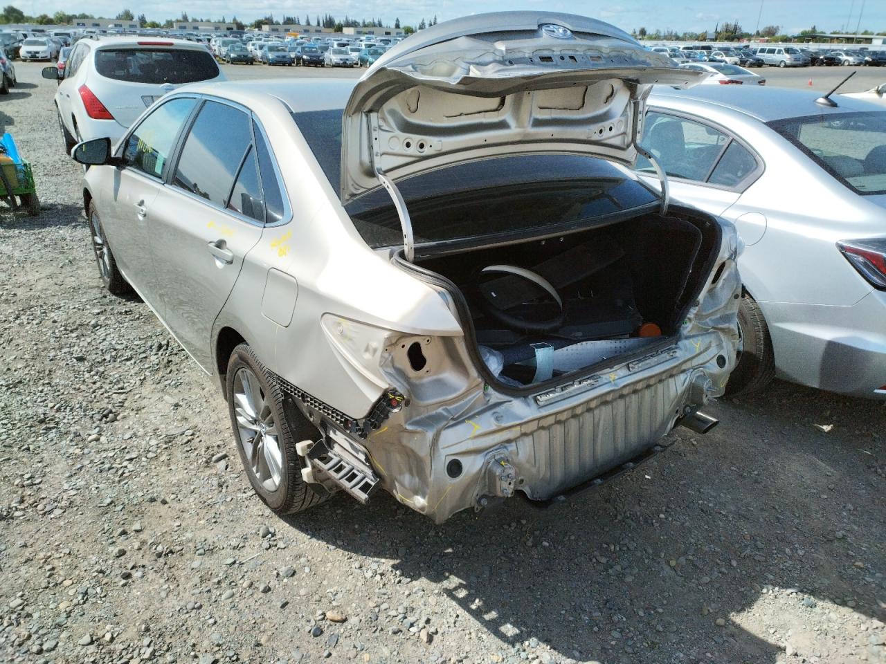 Photo 3 from auction – 2016 TOYOTA CAMRY LE with VIN 4T1BF1FK0GU576899