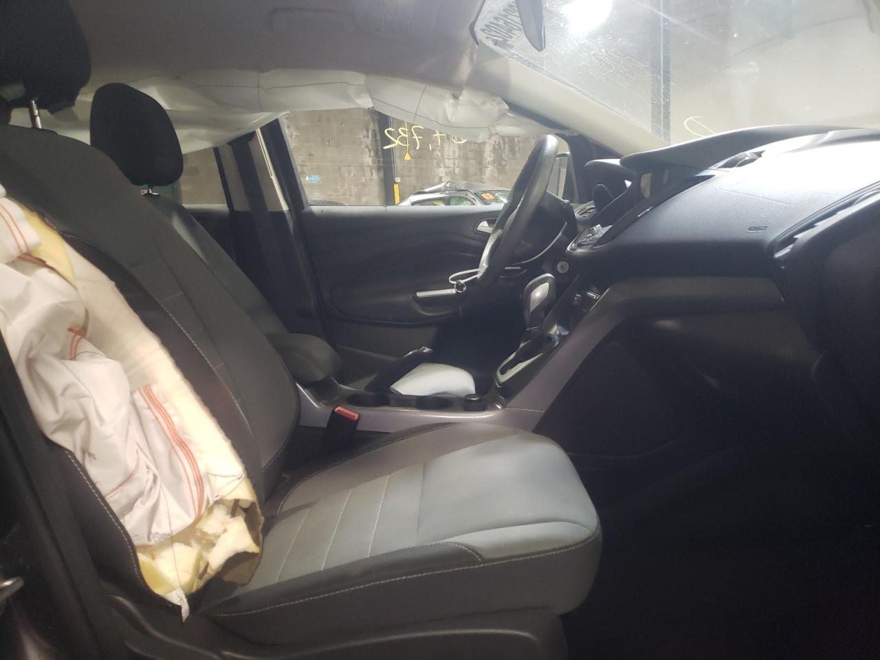 Photo 5 from auction – 2016 FORD ESCAPE SE with VIN 1FMCU9GX7GUC71306