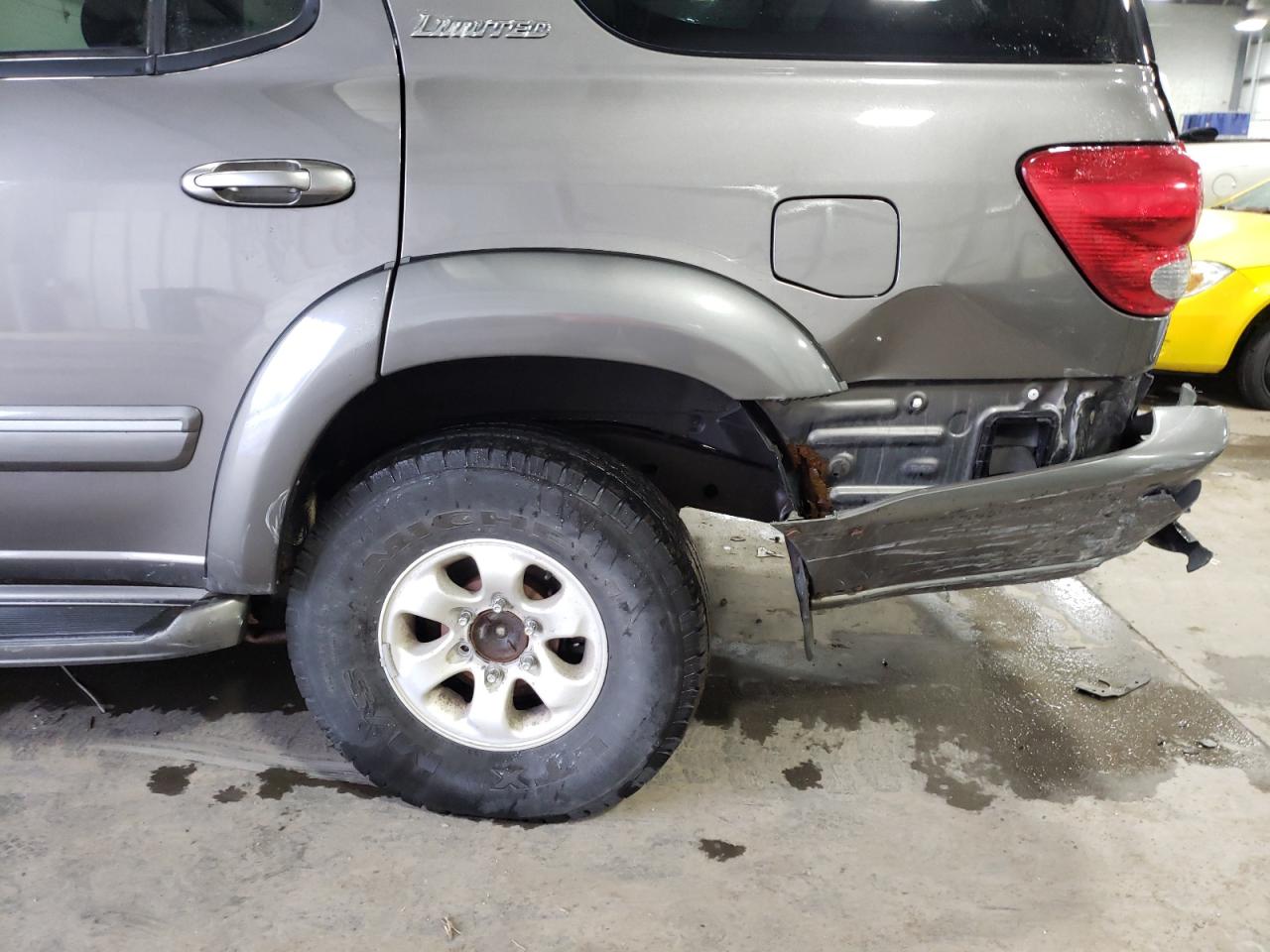 Photo 9 from auction – 2006 TOYOTA SEQUOIA LI with VIN 5TDBT48A76S269719