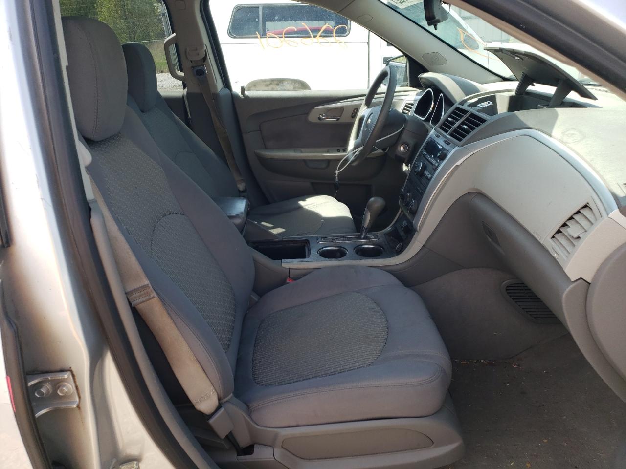 Photo 5 from auction – 2012 CHEVROLET TRAVERSE L with VIN 1GNKVEEDXCJ124091