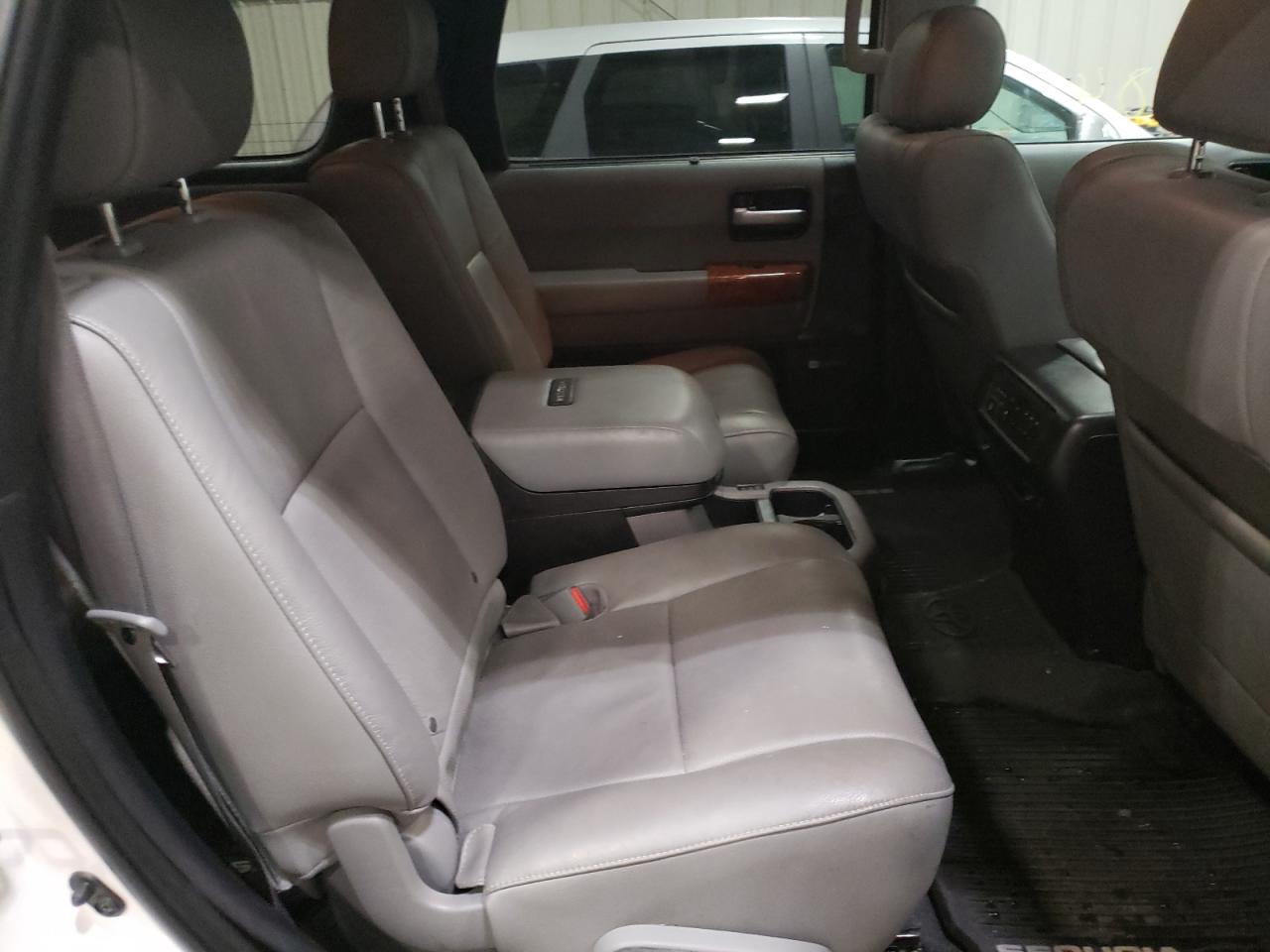Photo 6 from auction – 2019 TOYOTA SEQUOIA PL with VIN 5TDDY5G12KS167210