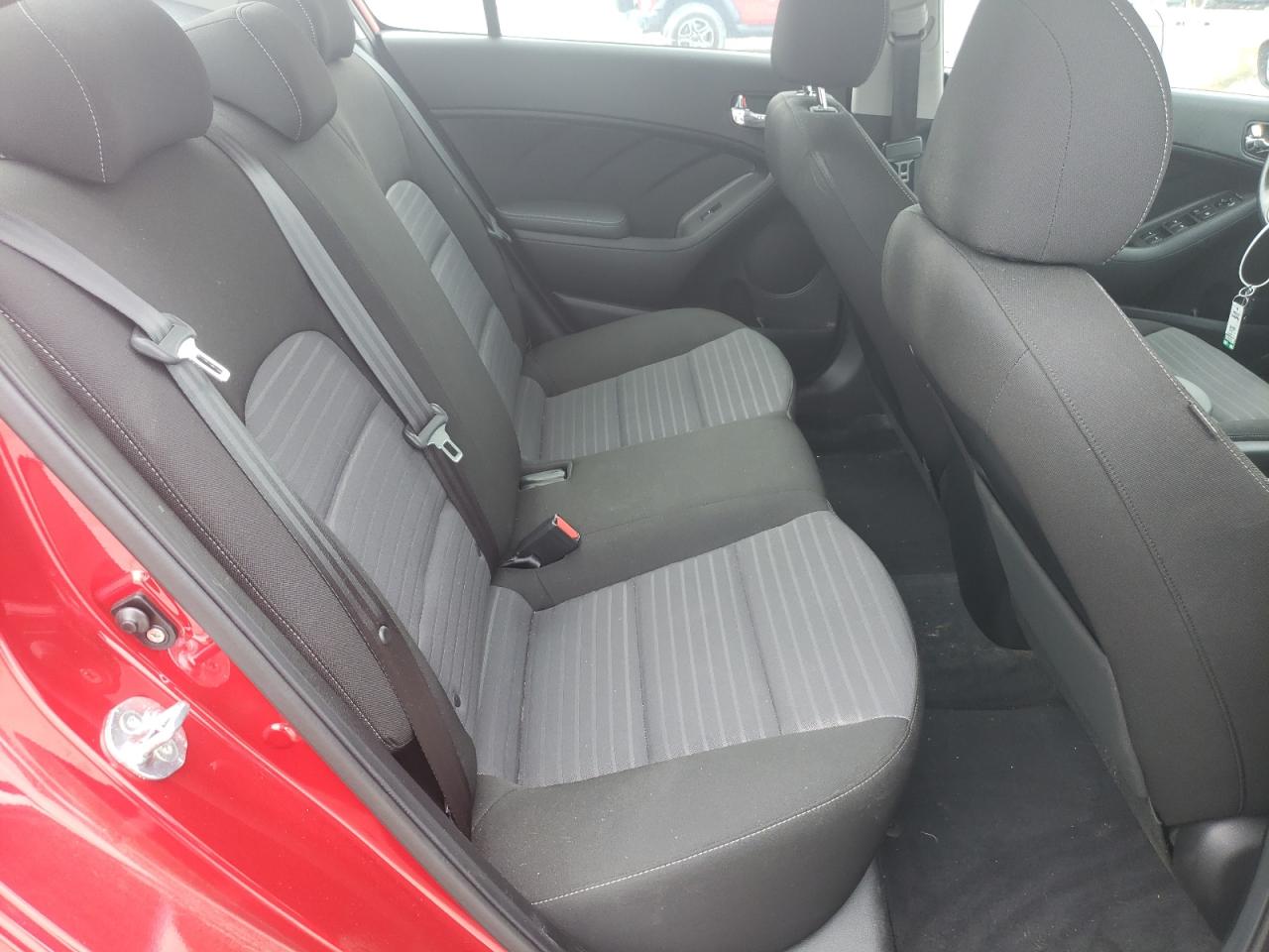 Photo 6 from auction – 2017 KIA FORTE LX with VIN 3KPFL4A71HE103418