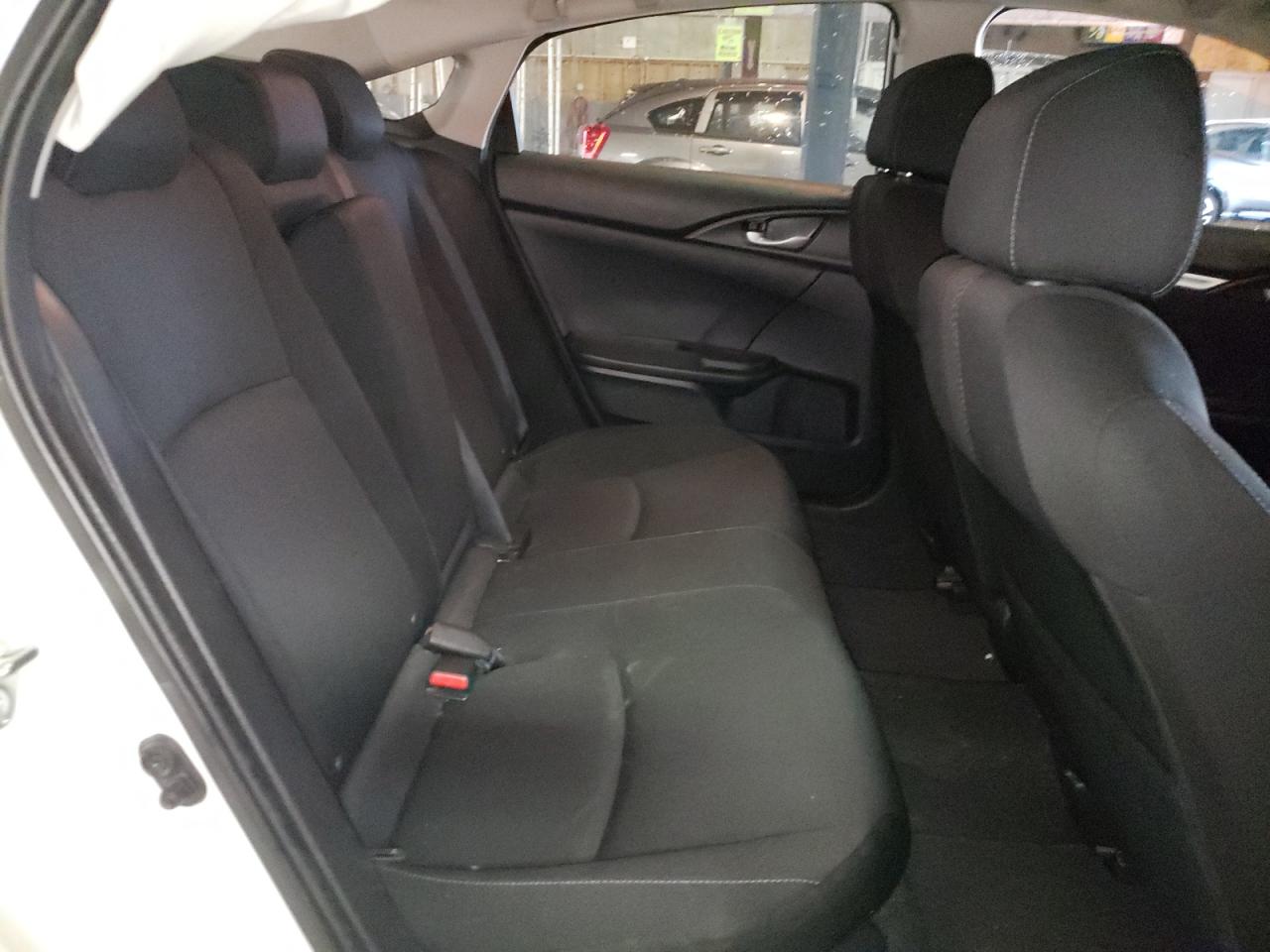 Photo 6 from auction – 2017 HONDA CIVIC EX with VIN 19XFC2F89HE019840