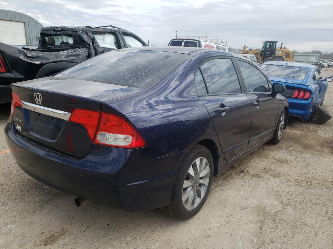Photo 4 from auction – 2010 HONDA CIVIC EX with VIN 19XFA1F84AE026801