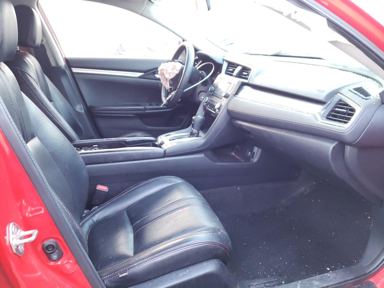 Photo 5 from auction – 2017 HONDA CIVIC LX with VIN 2HGFC2F56HH528652