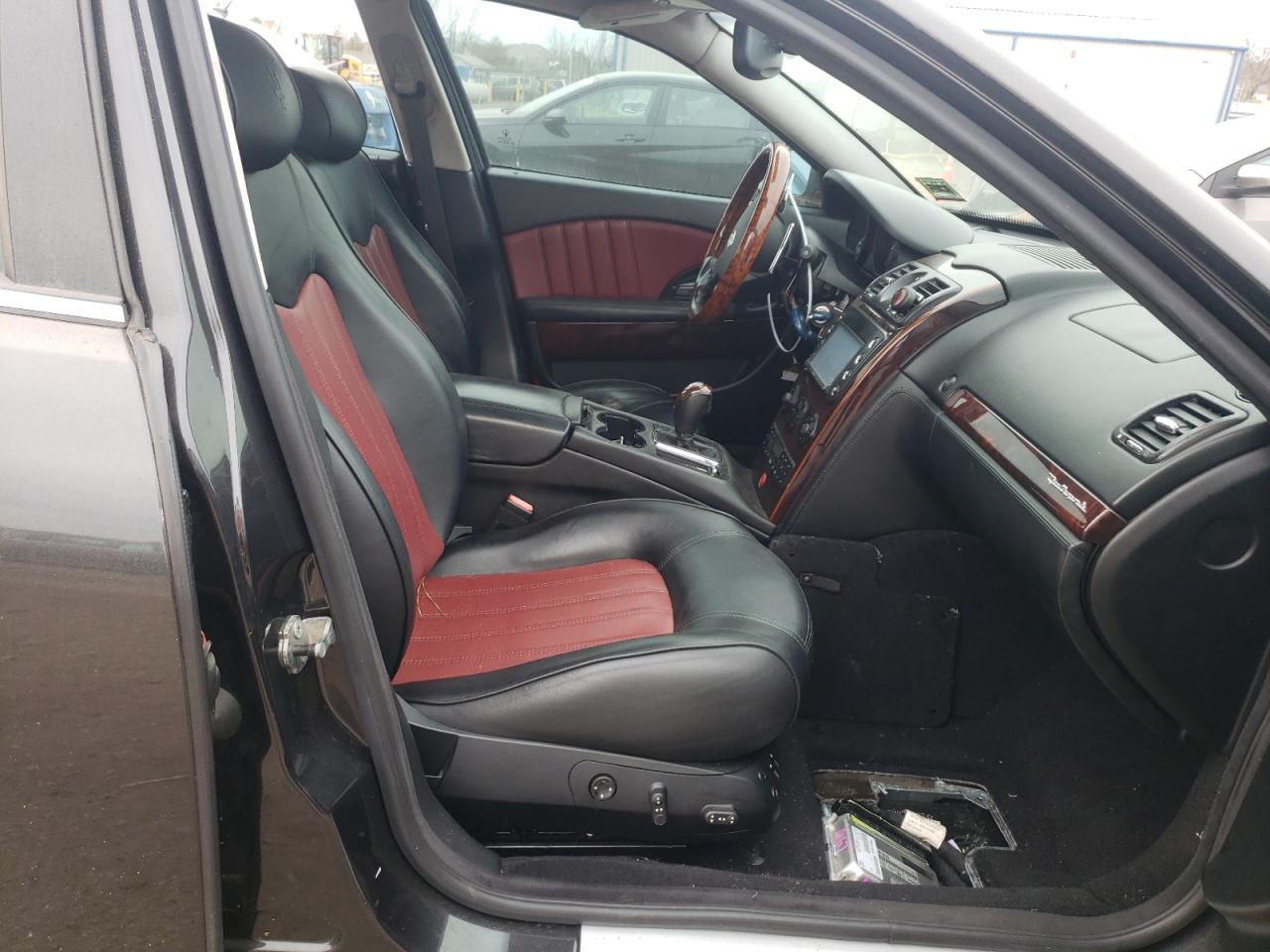 Photo 5 from auction – 2007 MASERATI QUATTROPOR with VIN ZAMFE39A170032437