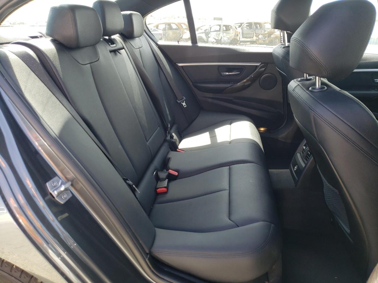 Photo 6 from auction – 2016 BMW 328 D with VIN WBA8E5C56GK388422