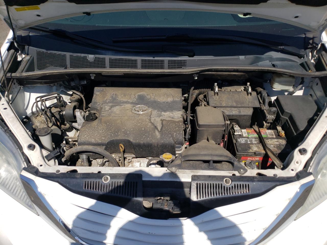 Photo 7 from auction – 2016 TOYOTA SIENNA LE with VIN 5TDKK3DC3GS722529