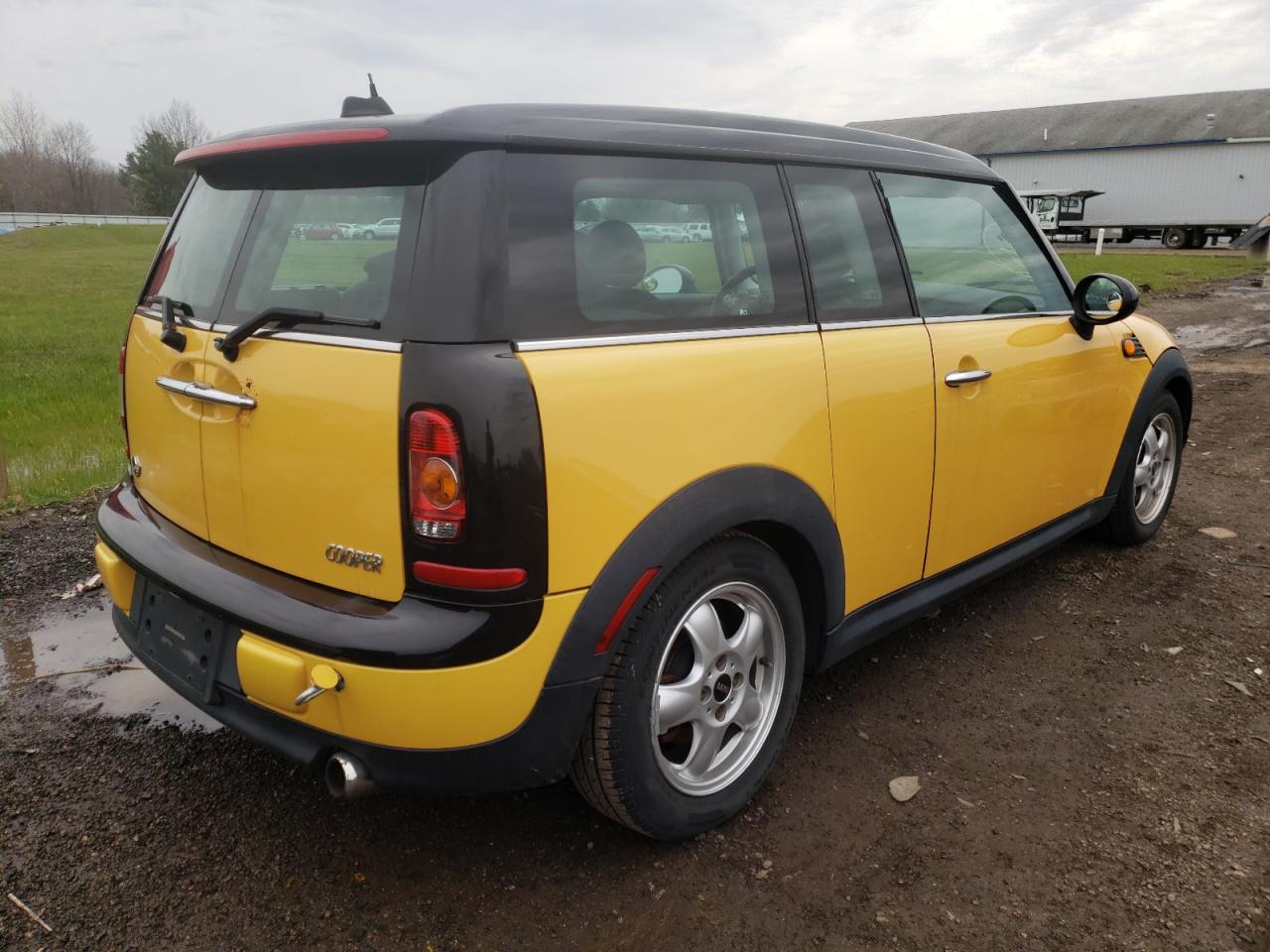 Photo 4 from auction – 2008 MINI COOPER CLU with VIN WMWML33588TN67596