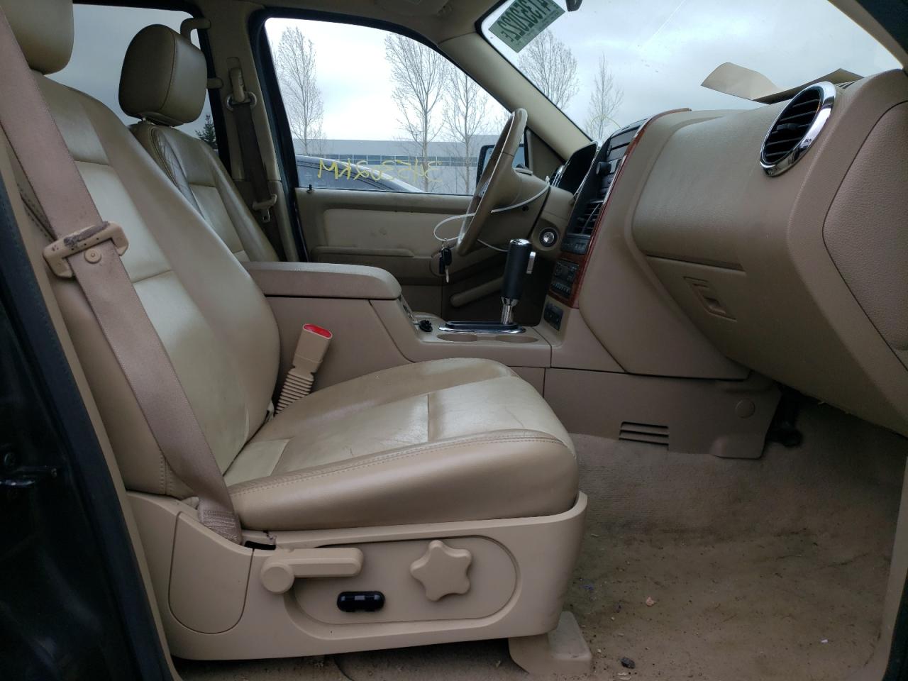 Photo 5 from auction – 2007 FORD EXPLORER E with VIN 1FMEU74E47UB06376