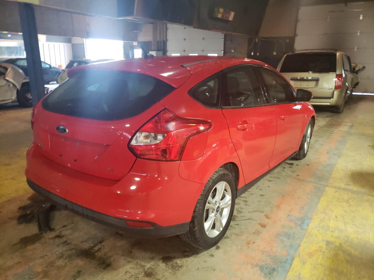 Photo 4 from auction – 2014 FORD FOCUS SE with VIN 1FADP3K22EL312944