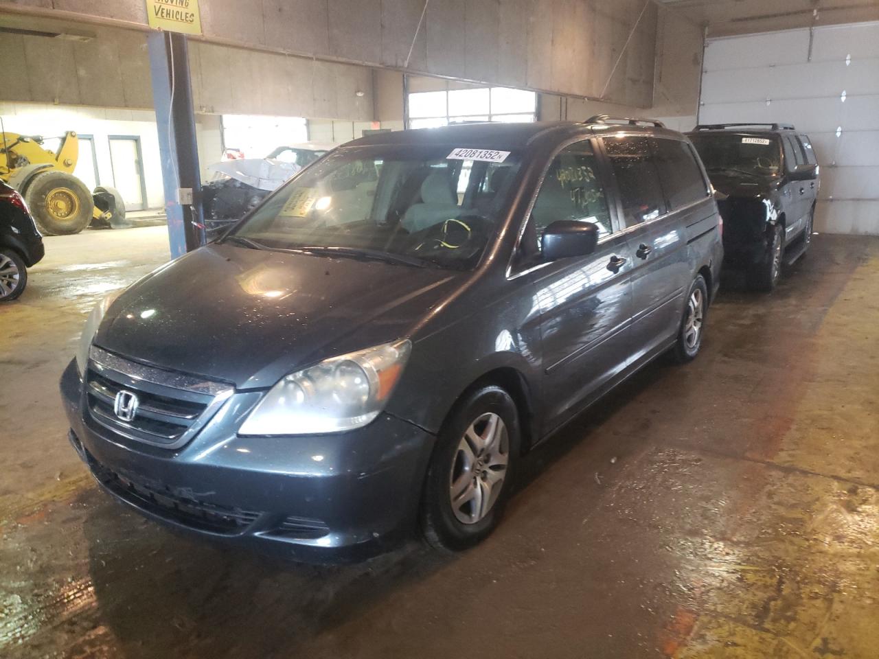 Photo 2 from auction – 2005 HONDA ODYSSEY EX with VIN 5FNRL38495B027276