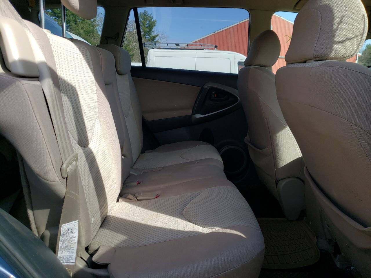 Photo 6 from auction – 2006 TOYOTA RAV4 with VIN JTMZD33V965031294