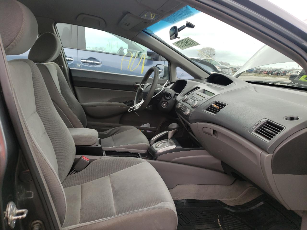 Photo 5 from auction – 2010 HONDA CIVIC LX with VIN 19XFA1F55AE074863