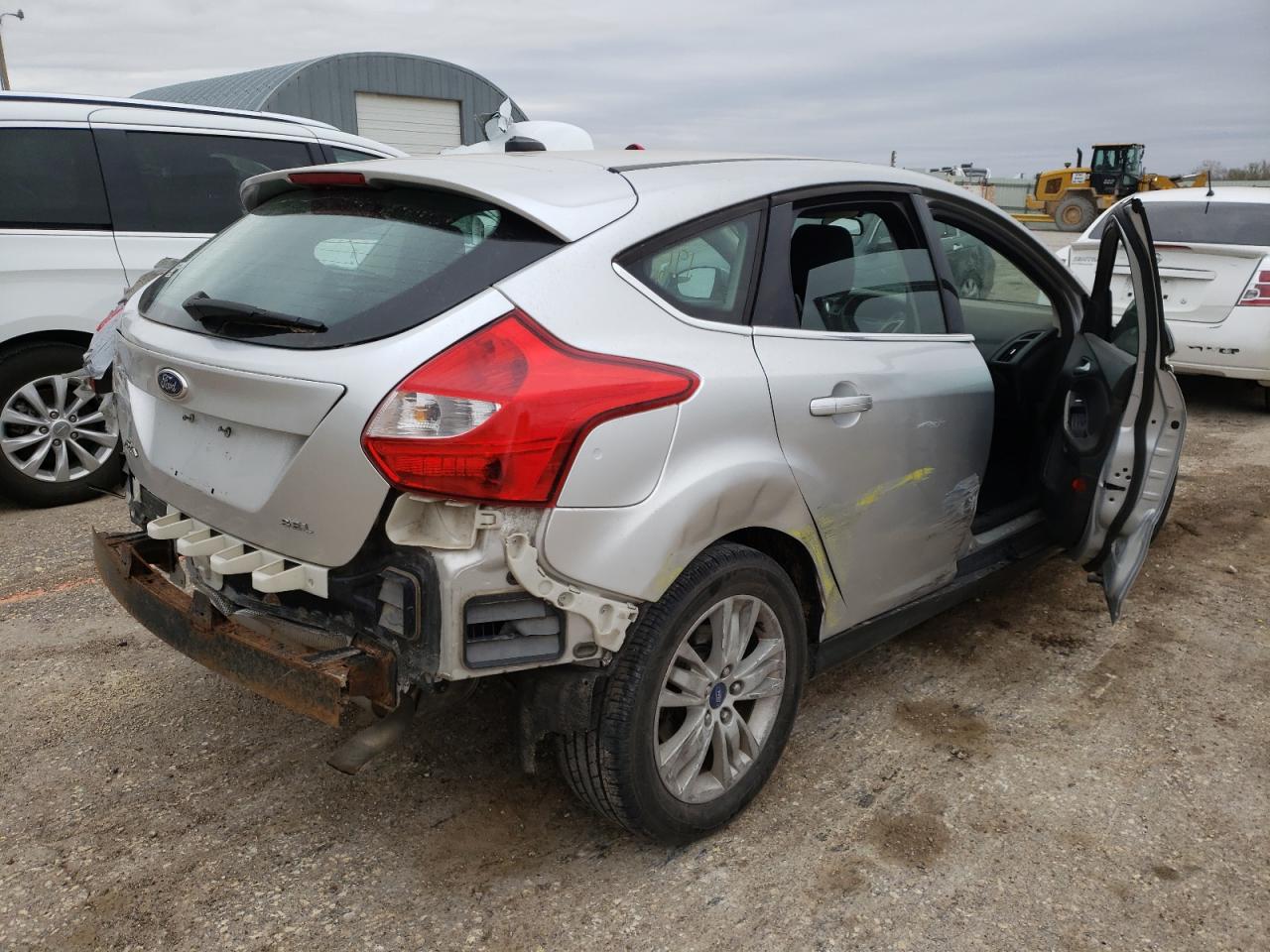 Photo 4 from auction – 2012 FORD FOCUS SEL with VIN 1FAHP3M22CL357667