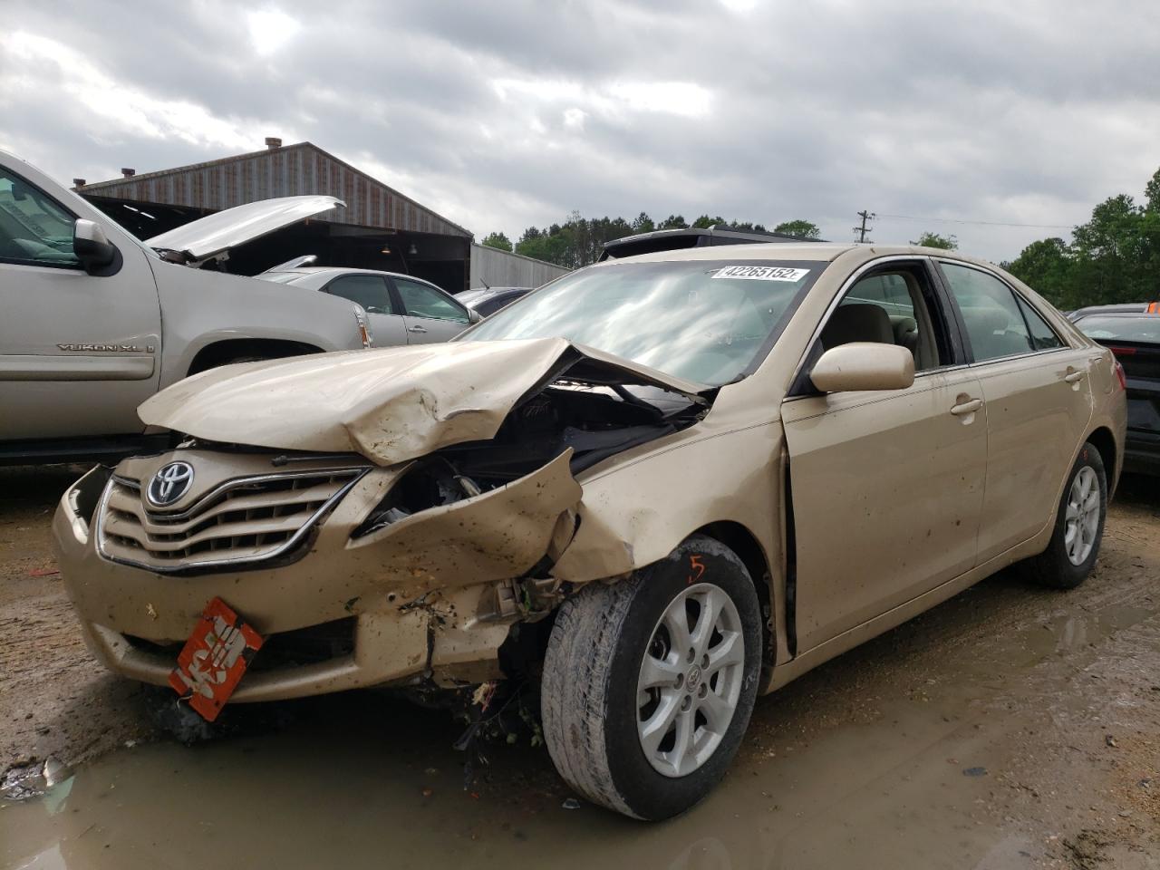 Photo 2 from auction – 2011 TOYOTA CAMRY BASE with VIN 4T1BF3EK5BU723403