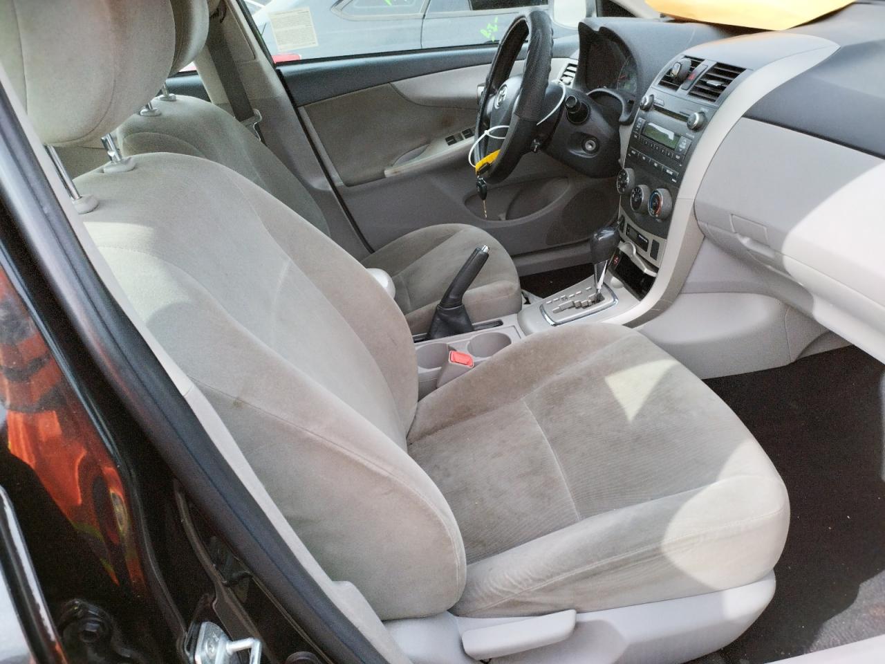 Photo 5 from auction – 2011 TOYOTA COROLLA LE with VIN 2T1BU4EE4BC609173