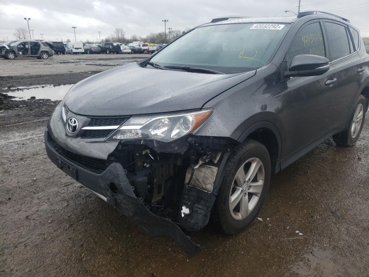 Photo 9 from auction – 2014 TOYOTA RAV4 XLE with VIN 2T3RFREV6EW197323